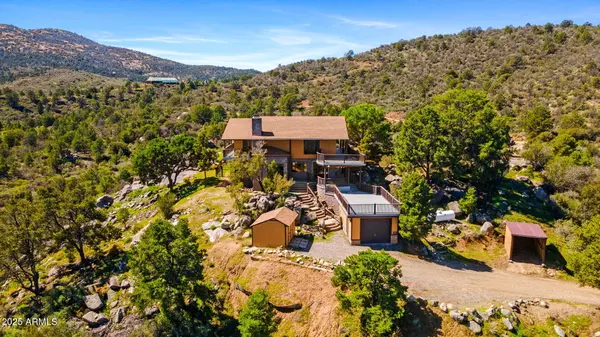 18205 W Buckhorn Drive, Peeples Valley, AZ 86332