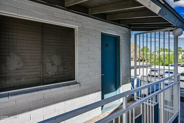 Phoenix, AZ 85018,3025 N 32nd Street #45
