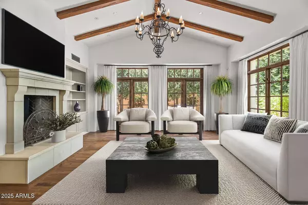 Paradise Valley, AZ 85253,4949 E LINCOLN Drive #16