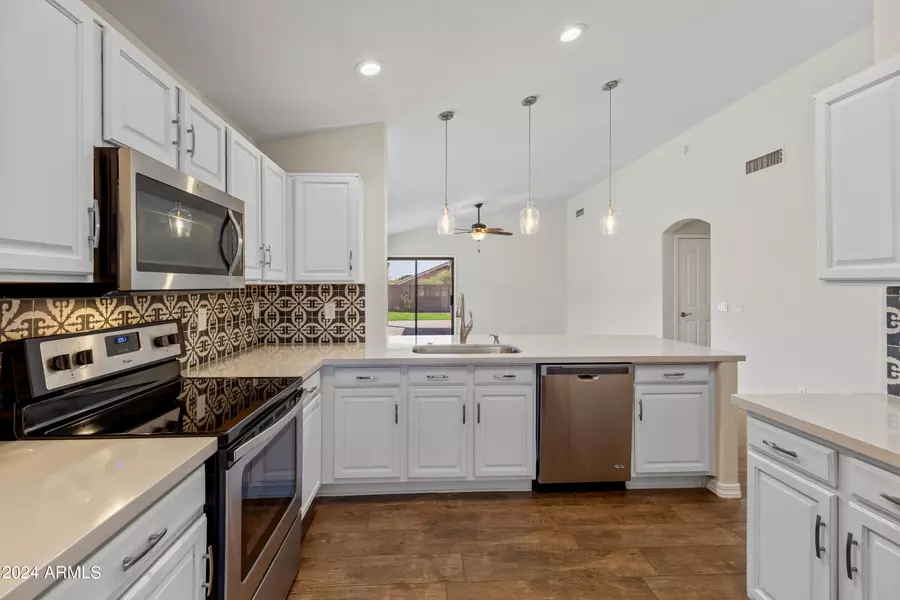 6529 W PASO Trail, Phoenix, AZ 85083