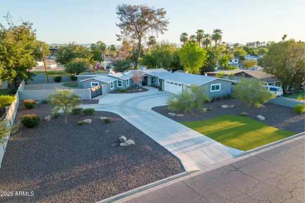 2709 E CLARENDON Avenue, Phoenix, AZ 85016