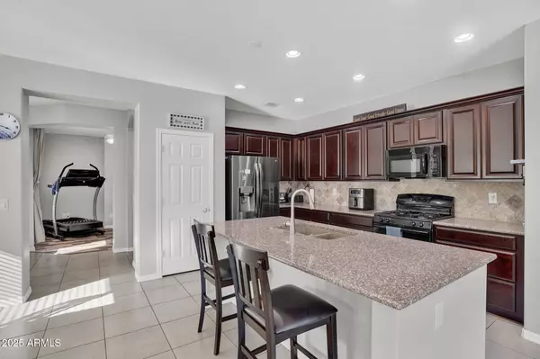 San Tan Valley, AZ 85140,489 W FLAME TREE Avenue