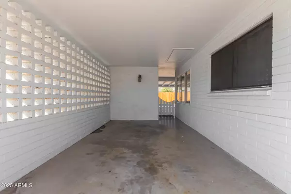 Phoenix, AZ 85015,1820 W HAZELWOOD Street