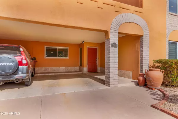 Scottsdale, AZ 85251,7844 E COOLIDGE Street