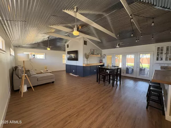 Phoenix, AZ 85021,422 W EVA Street