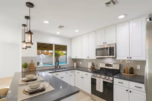 Phoenix, AZ 85028,3401 E ALTADENA Avenue