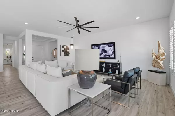 Phoenix, AZ 85024,1837 E VILLA LINDA Drive