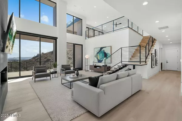 Paradise Valley, AZ 85253,6975 N 39TH Place