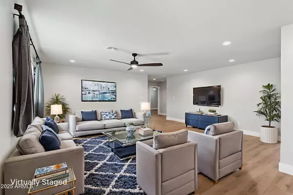 Scottsdale, AZ 85257,6102 E CAMBRIDGE Avenue