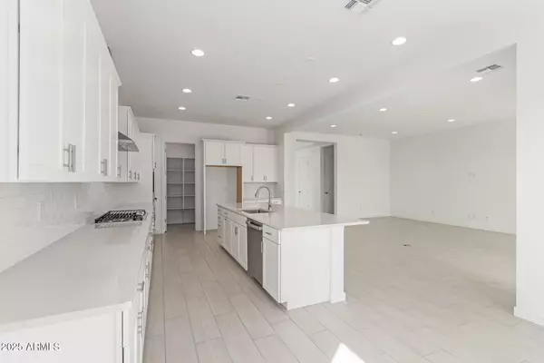 Queen Creek, AZ 85142,21919 E BONANZA Way E
