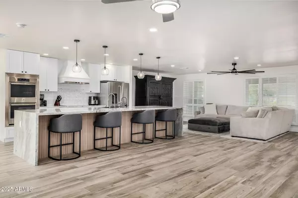 Phoenix, AZ 85028,2201 E SHEA Boulevard