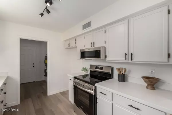 Phoenix, AZ 85037,8520 W PALM Lane #1029