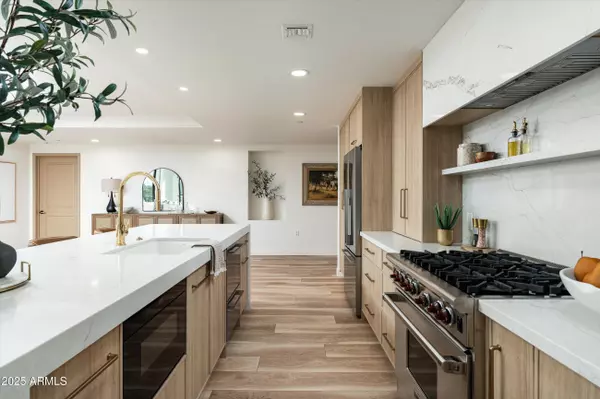 Scottsdale, AZ 85251,6803 E MAIN Street #5511