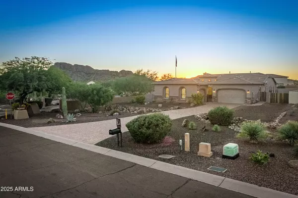 4126 S LAST CHANCE Trail, Gold Canyon, AZ 85118