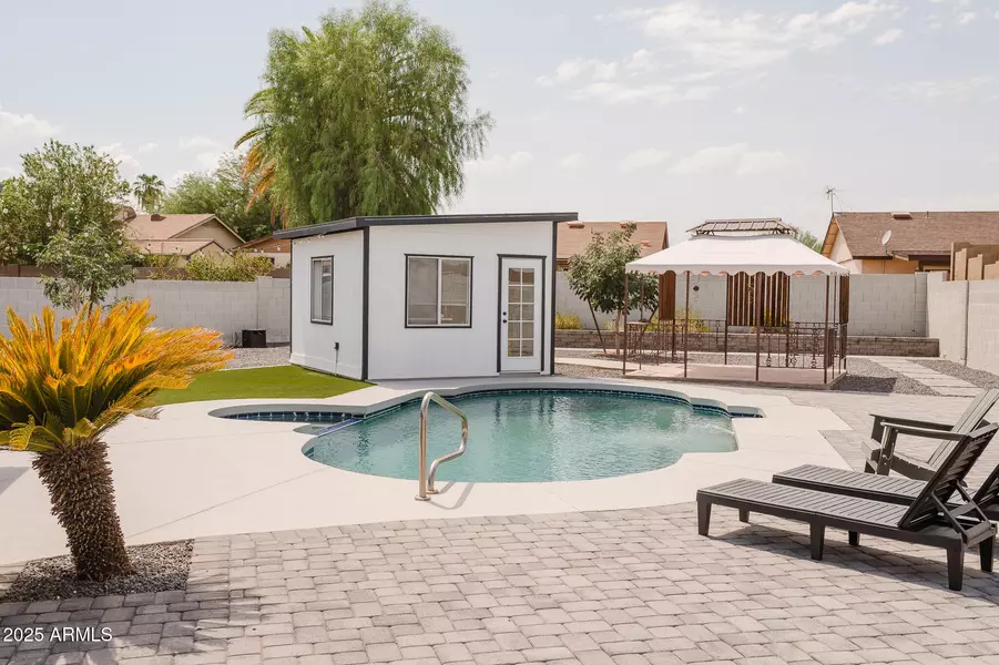 542 W VAUGHN Street, Tempe, AZ 85283