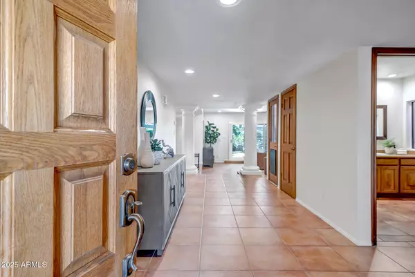 Scottsdale, AZ 85258,8145 E VIA DE VIVA --