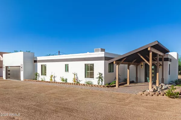 2650 N HAWES Road, Mesa, AZ 85207