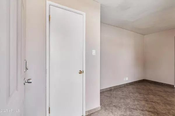 Phoenix, AZ 85020,304 E ECHO Lane