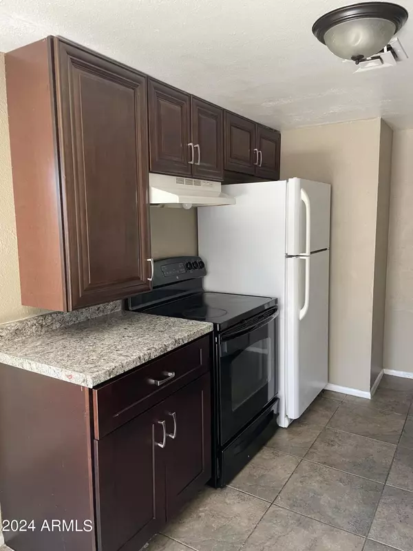 Mesa, AZ 85203,860 E BROWN Road #28