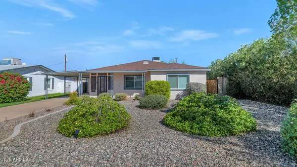 2726 E FAIRMOUNT Avenue, Phoenix, AZ 85016