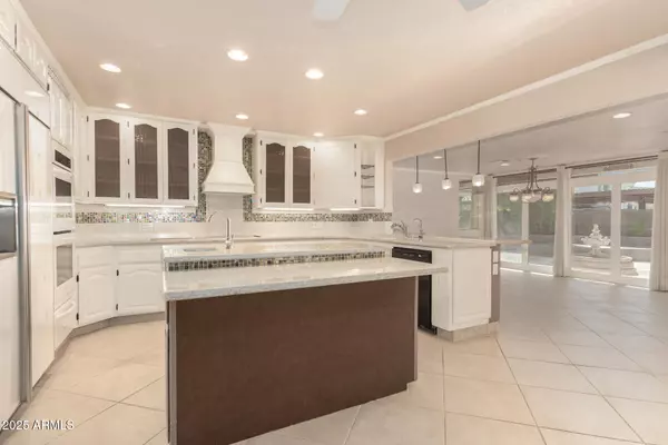 Tempe, AZ 85282,2145 E ELLIS Drive
