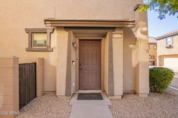 Phoenix, AZ 85043,8117 W GROOM CREEK Road