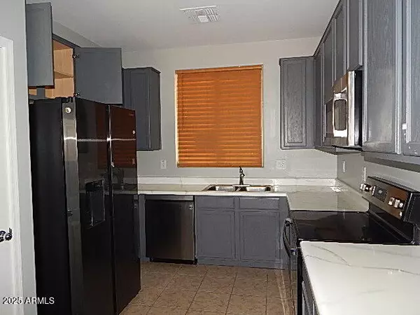 Tolleson, AZ 85353,5021 S 99TH Drive