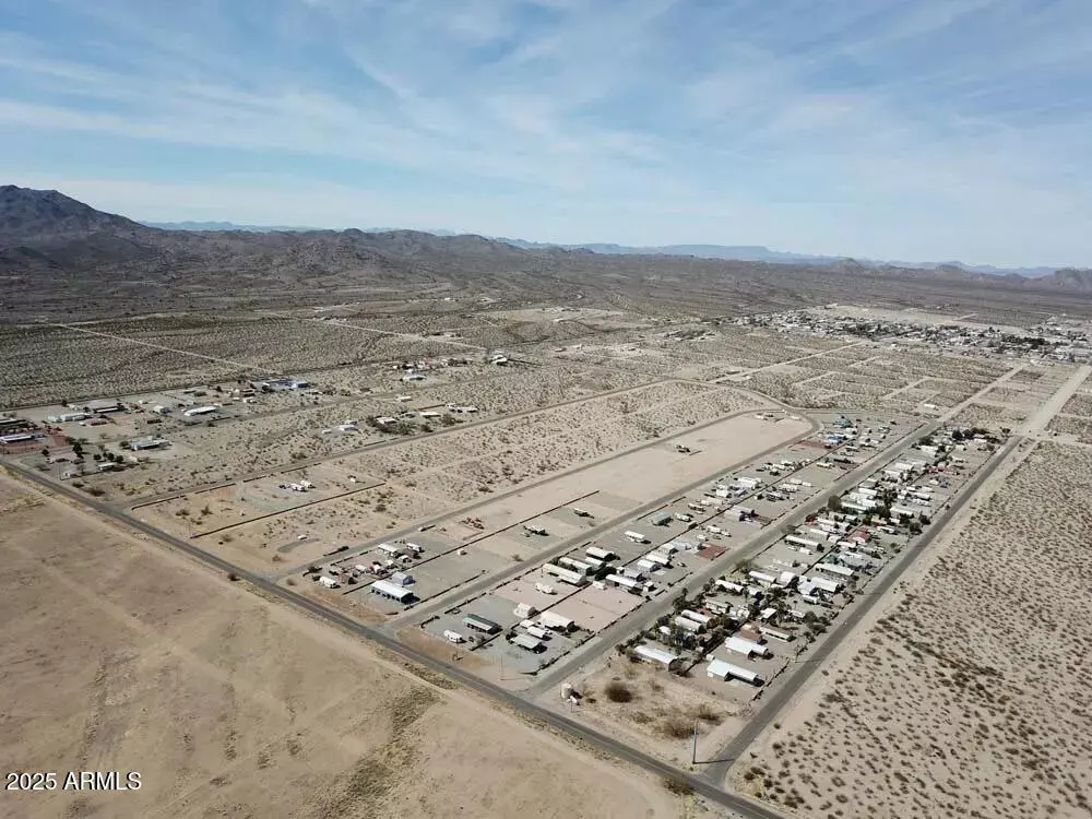 Salome, AZ 85348,67905 PALM Drive #89