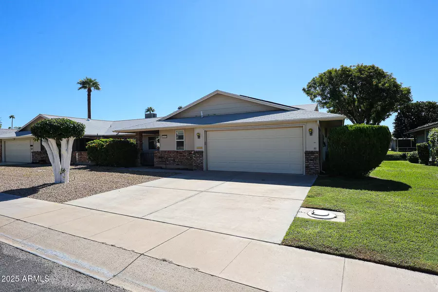 10410 W SARATOGA Circle, Sun City, AZ 85351