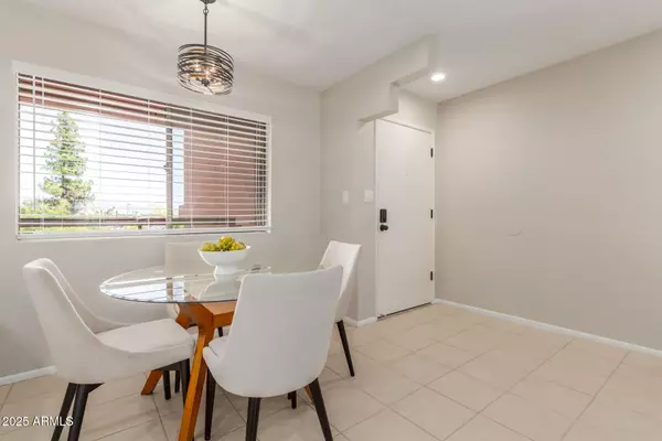 Phoenix, AZ 85032,12222 N PARADISE VILLAGE Parkway #237