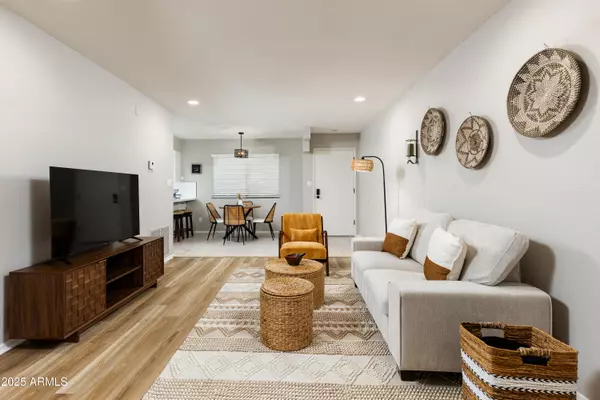 Phoenix, AZ 85032,12222 N PARADISE VILLAGE Parkway #237