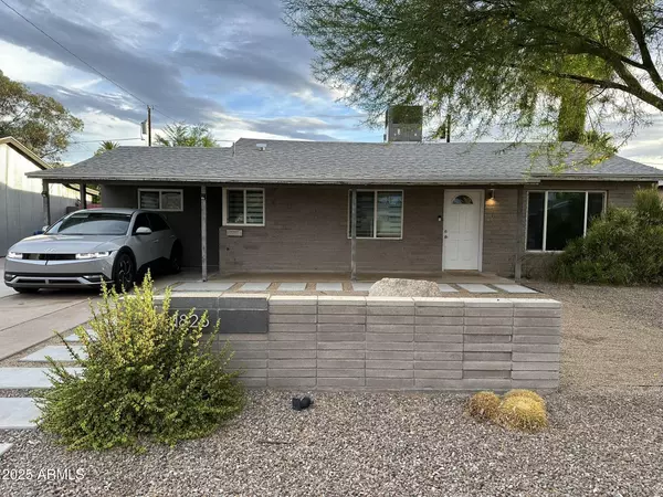1826 E FAIRMOUNT Avenue, Phoenix, AZ 85016