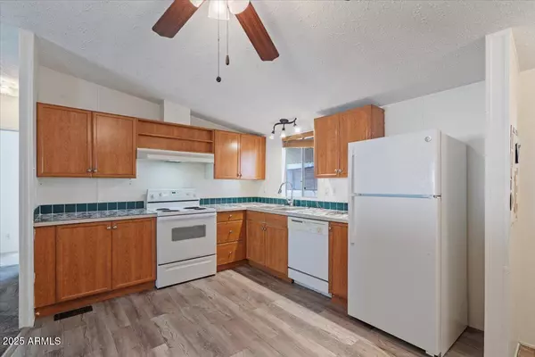 Mesa, AZ 85201,2121 N Center Street #47