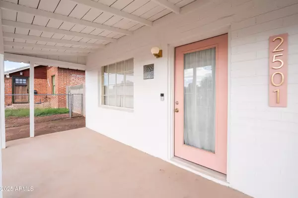 Phoenix, AZ 85006,2501 N 11TH Street