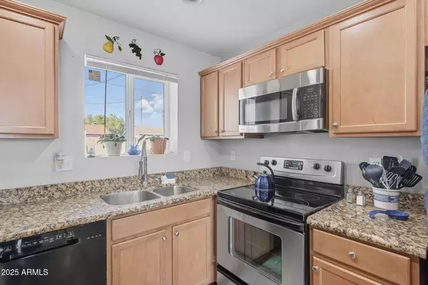 Phoenix, AZ 85029,3320 W WINDROSE Drive