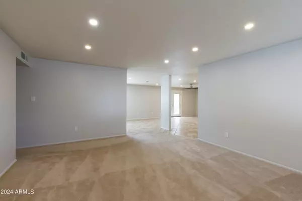 Phoenix, AZ 85032,14225 N 39TH Way