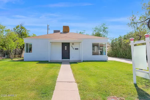 3239 E PIERCE Street, Phoenix, AZ 85008