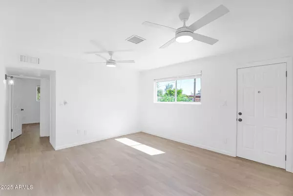 Phoenix, AZ 85008,3239 E PIERCE Street