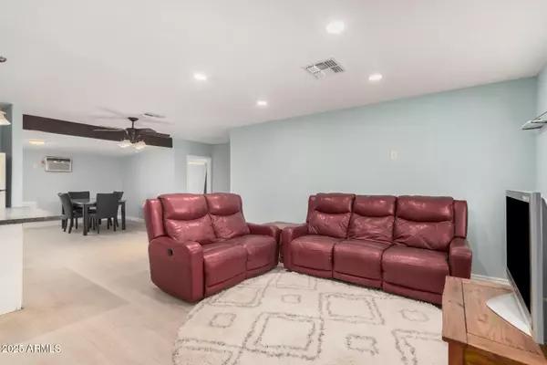 Mesa, AZ 85207,917 N 95TH Street