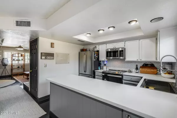 Phoenix, AZ 85012,5350 N CENTRAL Avenue #30