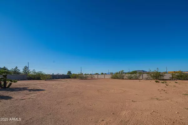 Phoenix, AZ 85086,608 W RESTIN Road