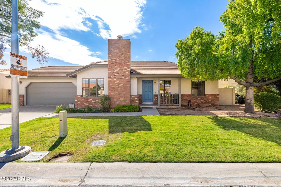 945 E LEEWARD Lane, Tempe, AZ 85283