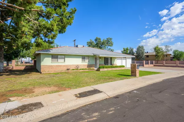 Glendale, AZ 85303,7614 W PALMAIRE Avenue