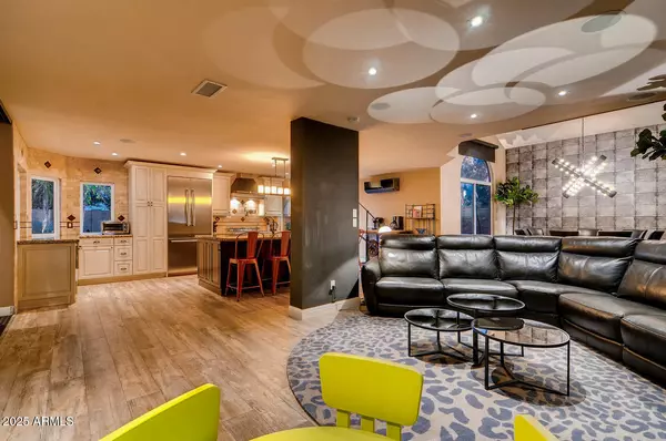 Scottsdale, AZ 85254,6521 E BEVERLY Lane