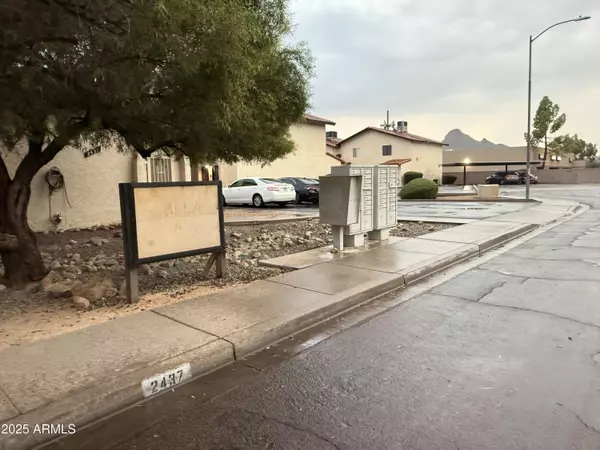 Phoenix, AZ 85032,2437 E TRACY Lane #4