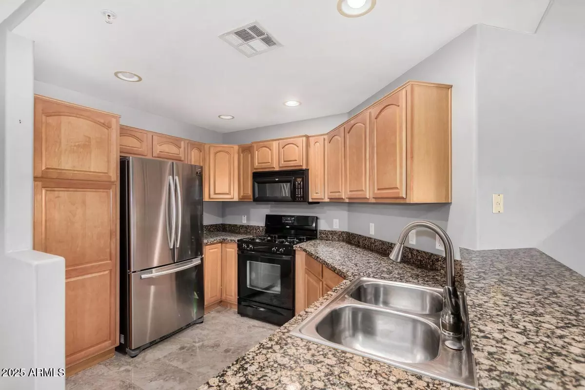 Phoenix, AZ 85054,5450 E DEER VALLEY Drive #1006