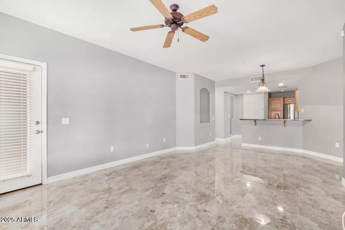 Phoenix, AZ 85054,5450 E DEER VALLEY Drive #1006