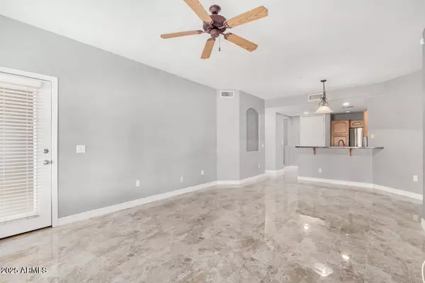 5450 E DEER VALLEY Drive #1006, Phoenix, AZ 85054