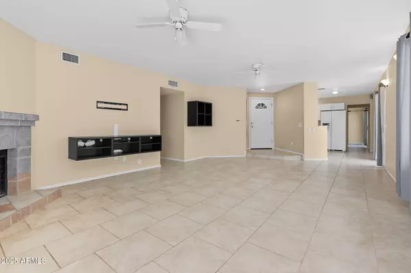 Phoenix, AZ 85042,7039 S 41ST Place