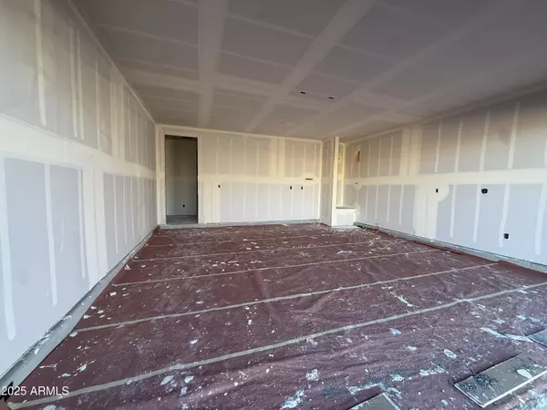 Tolleson, AZ 85353,9545 W TAMARISK Avenue